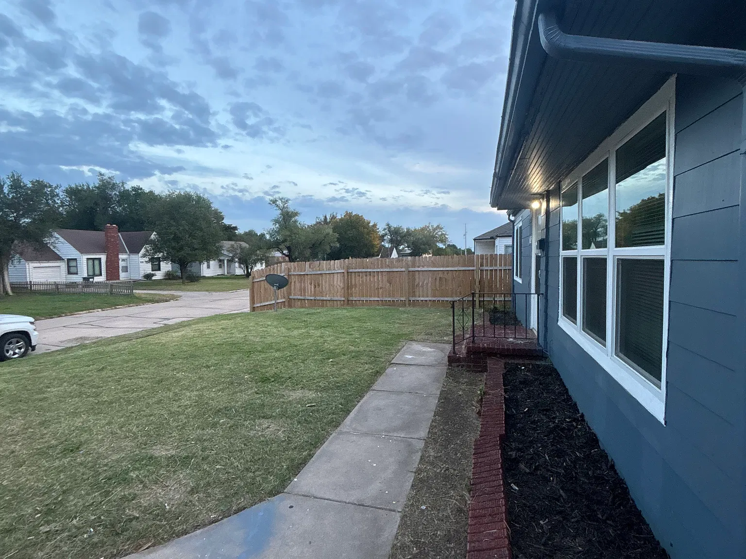 2 bed, 924 sqft, $995 — Photo 2