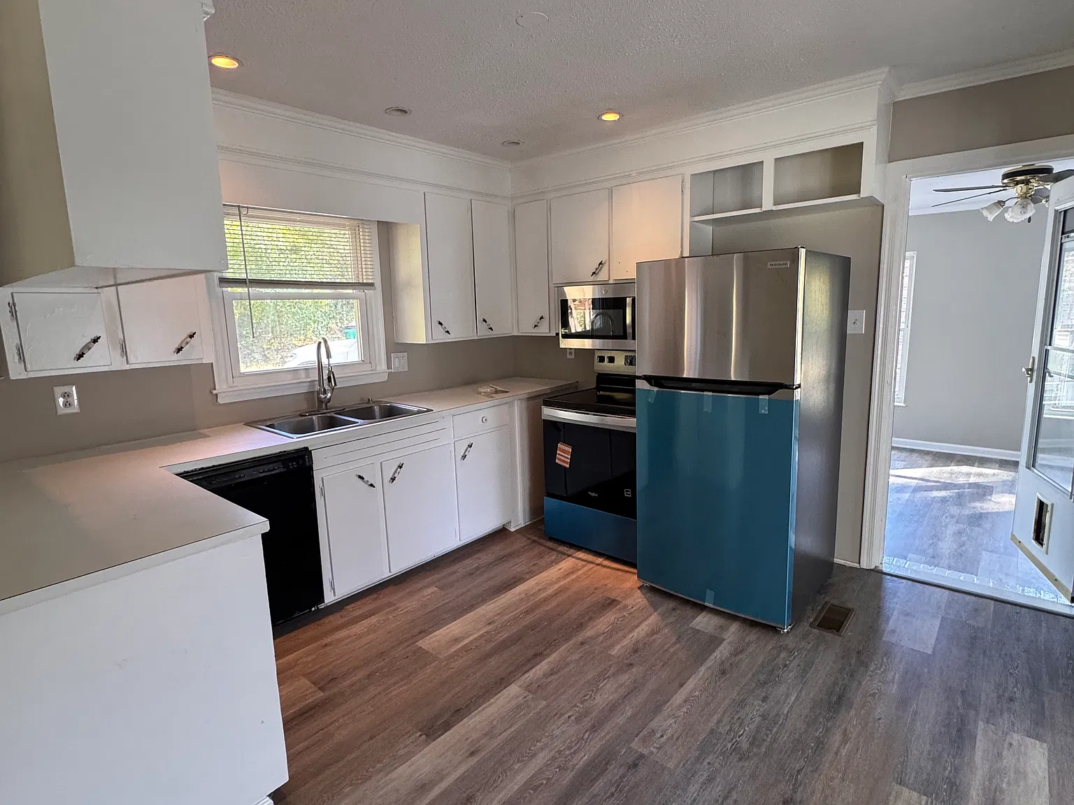 1139 Marietta St — Photo 3
