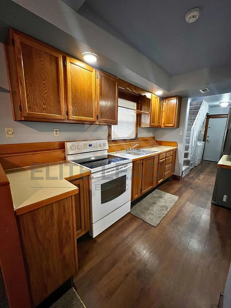 424 SW Fillmore St. Topeka, KS 66606 — Photo 4