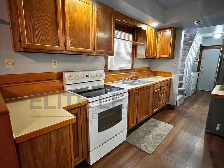 424 SW Fillmore St — Photo 4