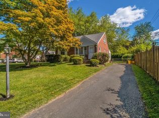 49 Hillview Dr, Springfield, PA 19064