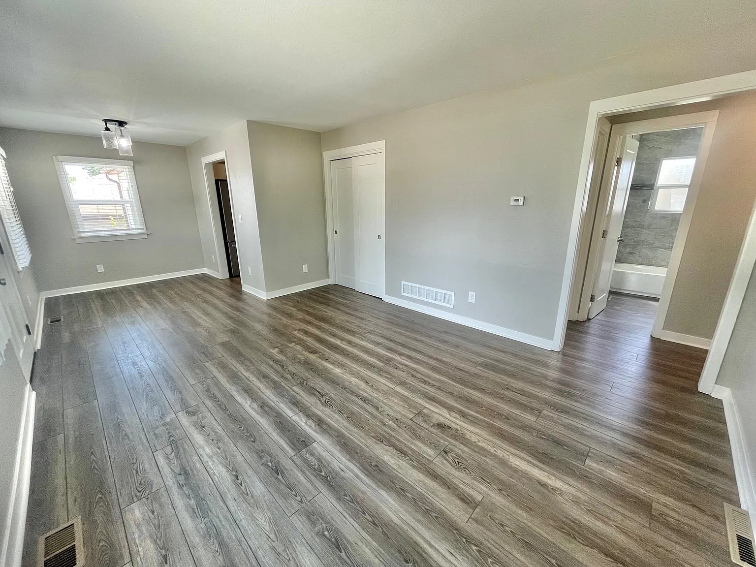 3 bed, 1220 sqft, $2,200 — Photo 3