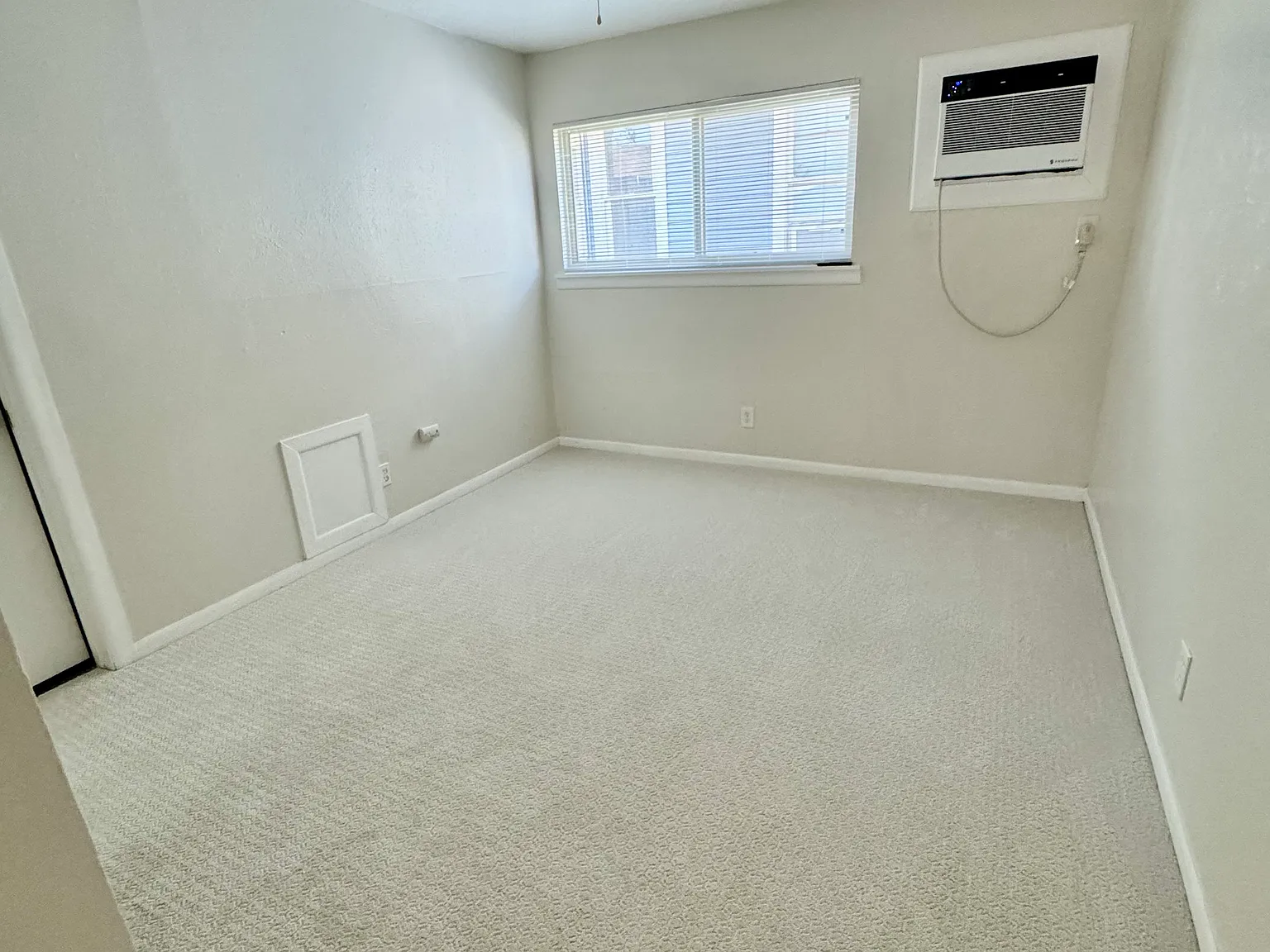 1 bed, 425 sqft, $1,100 — Photo 2