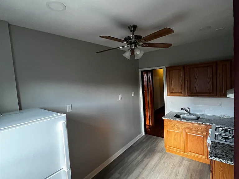 135 Sherman Pl #2 — Photo 17