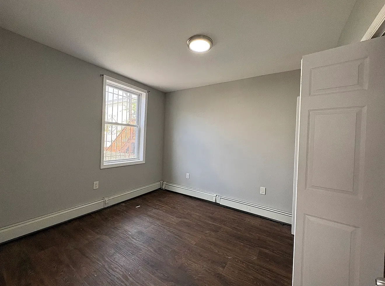 3 bed, $2,050 — Photo 4