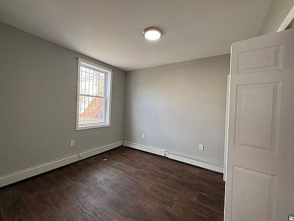 4th image of 315 Court St APT 1R