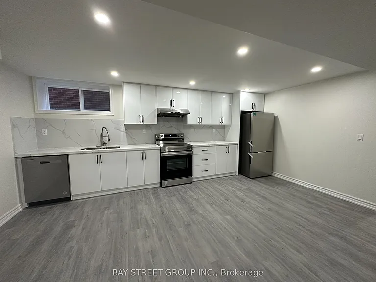 17 Kilkenny Dr #LOWER — Photo 7