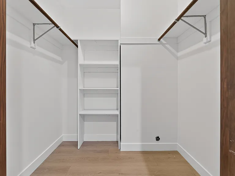 1811 N Avon St — Photo 13