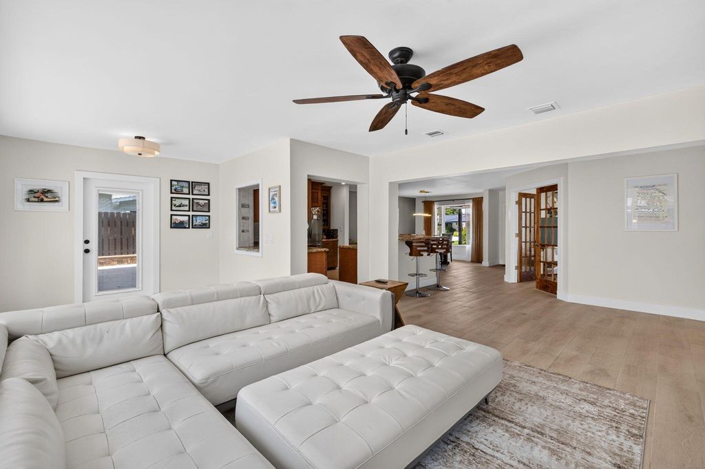 520 SE 14TH Street, photo 8