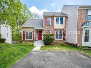 7431 Ridge Oak Ct, Springfield, VA 22153