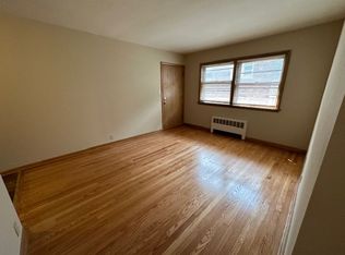 Cozy 1BR in Riverwest $895 Heat Included | Hardwood Floors | Storage + Laundry, Milwaukee, WI 53212