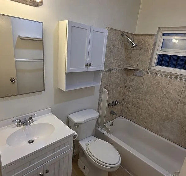 1020 N Curson Ave — Photo 8