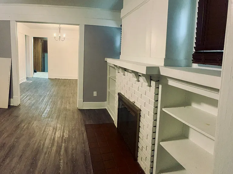 660 S Haworth Ave — Photo 6