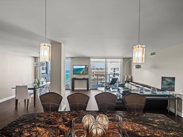 1890 S Ocean Dr #Penthouse 4 — Photo 5