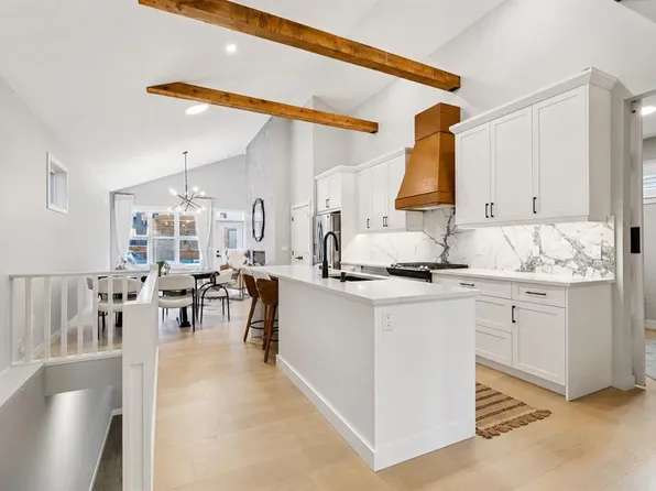 376 E Precedence Hl, Cochrane, AB T4C 2T7