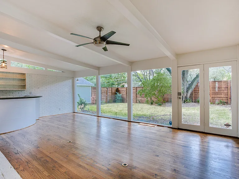 5815 Walnut Hill Ln — Photo 6