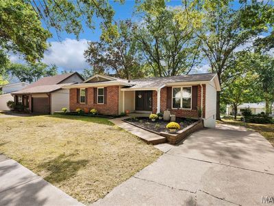 818 Reinke Rd, Ballwin, MO, 63021