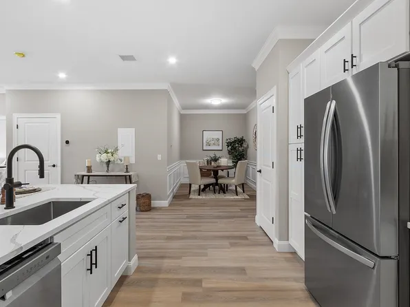 10100 S Willow Street #304, Manchester, NH 03103