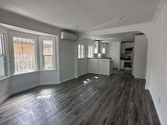 4th image of 1330 W 87th St #1