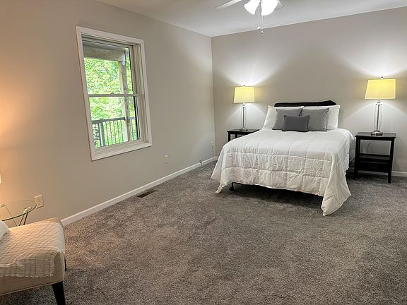 3rd image of 775 Spicer Dr
