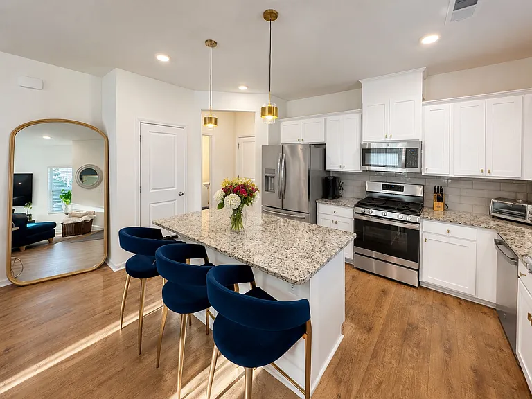 7052 Bentz St — Photo 3