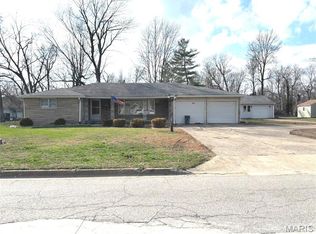 331 N Illinois Ave, Salem, IL 62881