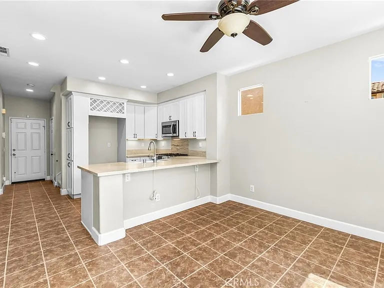 28403 Ravenna St — Photo 13