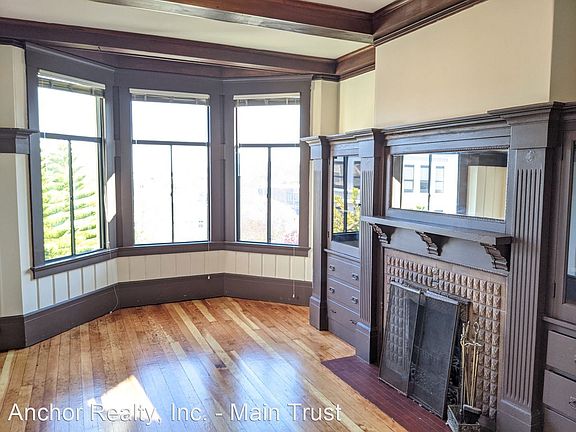 2nd image of 142 Cole St