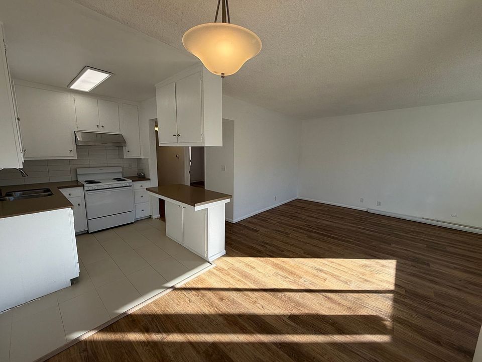 1st image of 1621 N Harvard Blvd APT 5