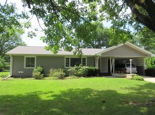 2710 Crest Ct, Keokuk, IA 52632