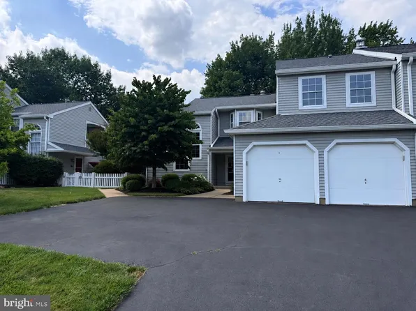 648 Rose Hollow Dr #648B, Morrisville, PA 19067