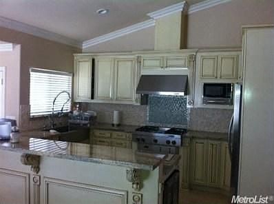 3rd image of 836 Cedar Ln
