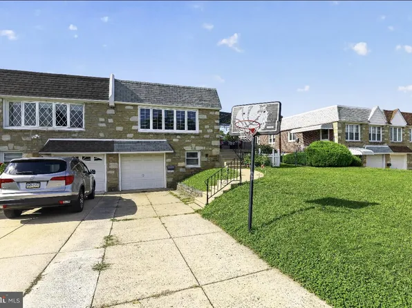 9952 Woodfern Rd, Philadelphia, PA 19115