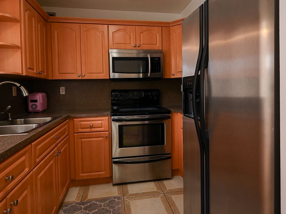 1st image of 445 W Park Dr APT 203