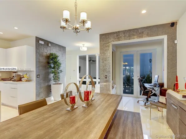 10550 NW 63rd Ter, Doral, FL 33178