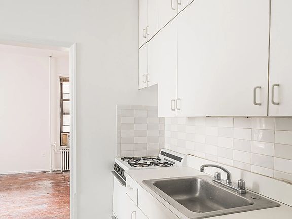 3rd image of 93 Macdougal St #2