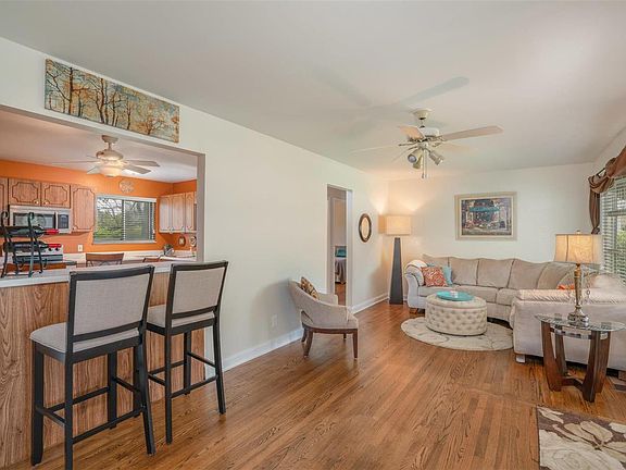 3rd image of 6 Woodfork Ct
