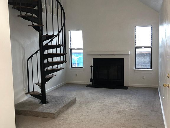 4th image of 836 Harrington Ave APT 8