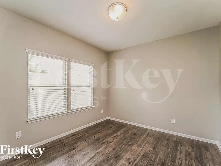 4011 Huntley Glen Dr — Photo 5