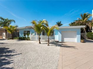 10204 4th St E, Treasure Island, FL 33706