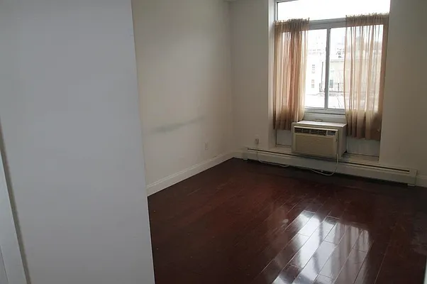 Rented by Paramount Realty Management | media 5