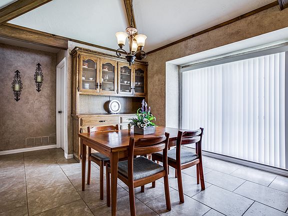 2610-ridge-oak-pl-garland-tx-High-Res-6.jpg