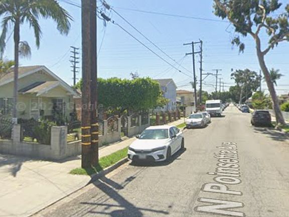 3rd image of 712 N Poinsettia Ave