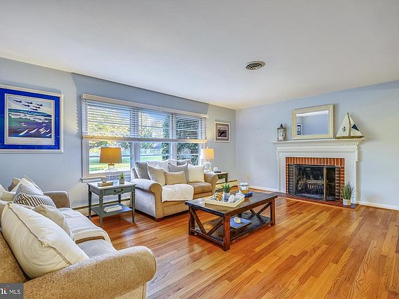4th image of 209 N Woodlawn Ave