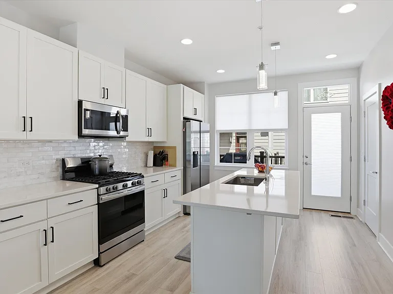 7356 Blade Dr — Photo 6