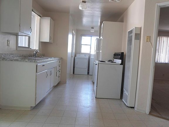 2nd image of 918 Barstow Ct