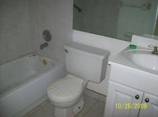 8604 NW 35th St #103 — Photo 3