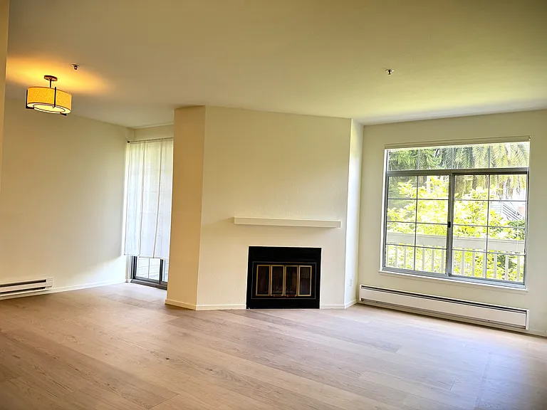 2040 Sutter St #203 — Photo 4