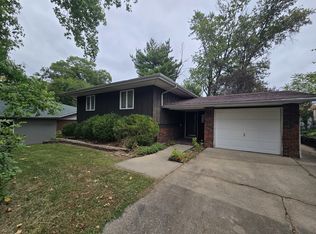 10 Westwood Dr, Mount Vernon, IL 62864