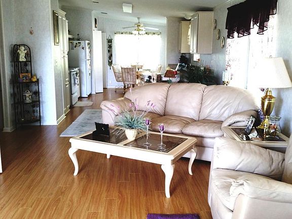 Home For Sale In Tropical Isles